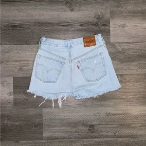 levi’s 501 mid thigh shorts
